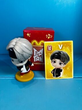 ⭐️ McDonald’s - Tiny TAN - V Happy Meal Toy